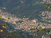 45 Zoom  su Zogno, il Brembo, il centro, il Monte